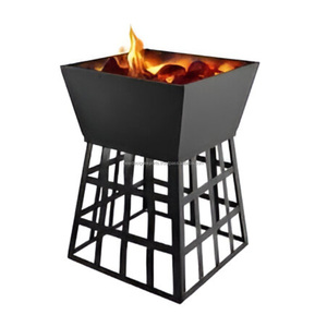Foyer en acier et en acier trempé avec une esthétique chic industrielle - Product Image 4