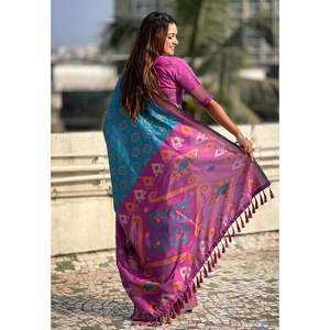 Sari Patola en soie douce bleu ciel avec des tissages contrastés, robes de soirée élégantes - Product Image 2