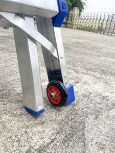 Échelle pliante en aluminium NIKAWA NKE à 5 marches, échelle portable avec roues et verrous de sécurité pour usage domestique - Product Image 6