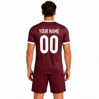 Camiseta de Fútbol Roja Personalizable para Hombre, Manga Corta, Cuello en V, Poliéster, Ropa Deportiva de Equipo con Impresión de Nombre y Número, Secado Rápido, Verano