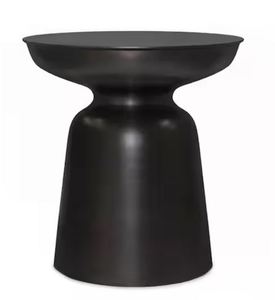 Mesa Auxiliar Metálica Negra Mate al por Mayor con Detalle de Campana de Reloj de Arena - Product Image 1