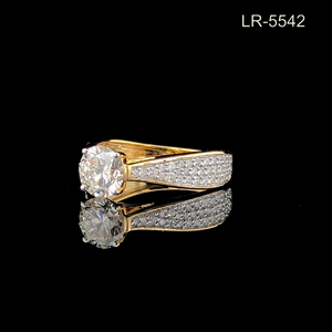 Bague de fiançailles solitaire pavée en diamant de laboratoire de 2,60 carats, certifiée IGI, en or jaune 14K plaqué rhodium, haute joaillerie - Product Image 2