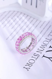 Bague d'éternité de luxe pour femme en argent 925 avec diamant rose taille émeraude cultivé en laboratoire, certifié IGI, couleur fantaisie - Product Image 6