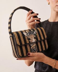 Bolso de jirafa con cuentas, bolso de hombro hecho a mano con cuentas, bolso con estampado animal, bolso inspirado en el safari, bolso de cuentas personalizado, diseño de animales africanos - Product Image 1