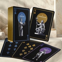 Cartes à jouer personnalisées en papier noir à âme en lin, bord doré 310 g/m², dans une boîte à rabat en feuille d'or