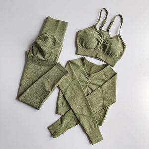 Un service professionnel garantit que chaque ensemble de leggings de yoga 2 pièces grande taille fabriqué au Pakistan répond aux normes élevées. - Product Image 1