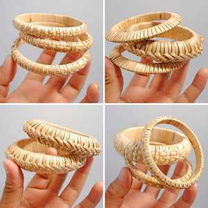 กำไลข้อมือไม้ลายหวายงานเรซิ่นสำหรับผู้หญิง ของขวัญเครื่องประดับ กำไลไม้ขนาดสั่งทำได้ งานเรซิ่น - Product Image 6