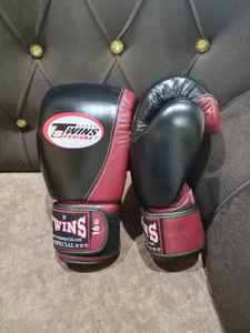 Customized Twins Boxing <b>Gloves</b> And Shin Guard Set Real Cowhide Leather Adjustable Wrist Strap Martial Arts Gear Adult Size - Product Image 6