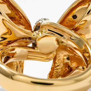 Anillo de Compromiso Minimalista de Oro Amarillo de 14K con Diseño de Lazo, Engaste Pavé, Diamantes Cultivados en Laboratorio de 0.28ct, Certificado IGI, Elegante y Femenino - Product Image 4