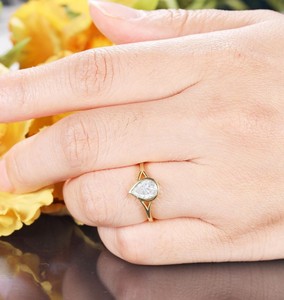 Anillo de moissanita con corte de pera, anillo de moissanita con forma de lágrima, anillo de compromiso de moissanita, anillo de plata de ley, anillo de compromiso de plata - Product Image 3