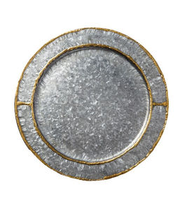 Plaque de chargeur métallique pour décor de table de vacances ajoutant une esthétique fraîche et élégante à la salle à manger de célébration - Product Image 1