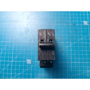Phoenix Contact TMC TMC 2 M1 120 0.1A เครื่องตัดวงจรแม่เหล็กความร้อนใช้เป็นชิ้นส่วนอุปกรณ์เซมิคอนดักเตอร์รุ่นเก่า - Product Image 1