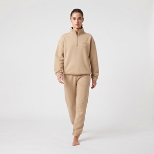 Conjunto de dos piezas para mujer: Sudadera de media cremallera de tejido grueso y joggers de pierna ancha. Ropa casual, streetwear y deportiva. Venta al por mayor. - Product Image 3