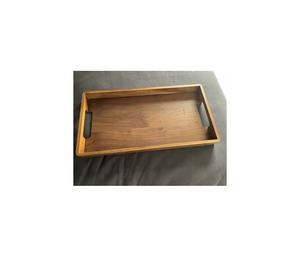 Plateau de service en bois naturel brun durable avec bords surélevés pour un transport sécurisé des boissons et des repas - Product Image 4