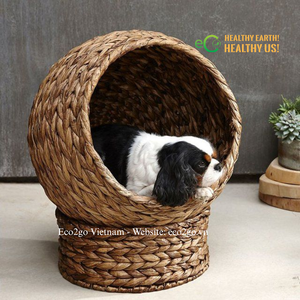 Cozy Natural Pet Space | Handwoven Water Hyacinth Pet <b>Bed</b> | OEM & Bulk Wholesale from Vietnam - Product Image 4