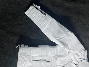 Veste en cuir blanc de haute qualité pour hommes, très élégante et stylée - Product Image 3
