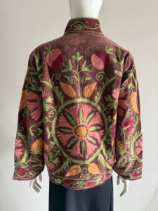 Abrigo de Mujer de Algodón con Cuello Mandarín y Bordado Floral a Mano, Estilo Boho Chic Vintage de Jaipur Suzani, Manga Larga, Tela de Lona y Terciopelo Vintage - Product Image 3