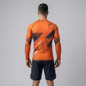 เสื้อแรชการ์ดแขนยาวผู้ชาย ผ้ายืดสแปนเด็กซ์ โพลีเอสเตอร์  รับผลิตเสื้อแรชการ์ดแขนยาวพร้อมโลโก้  ขายส่งเสื้อแรชการ์ดแบบซับลิเมชั่น - Product Image 2