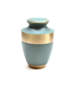 Impresionantes urnas de cremación de aluminio tradicionales para cenizas humanas con intrincadas tallas florales y adornos artísticos pulidos - Product Image 5