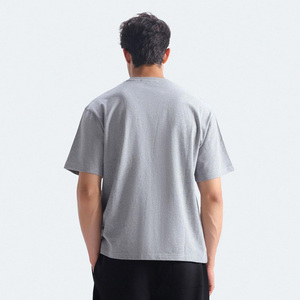 T-shirt homme gris, coupe classique, col rond, manches courtes, 100% coton jersey, couleur unie, basique, décontracté. - Product Image 3