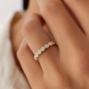 Anillo de Boda Apilable de Oro Sólido de 14k con Diamantes de Media Eternidad - Anillo de Boda Apilable con Diamantes Engastados en Bisel 0.55 TCW - Joyería Fina - Product Image 5