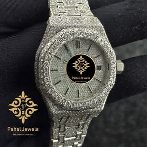 นาฬิกาเพชรหรูสำหรับผู้ชาย Pahal Jewels ตัวเรือนสแตนเลสทรงกลมขนาด 40 มม. ระบบควอตซ์อนาล็อก หน้าปัดคริสตัลแซฟไฟร์ สายขนาด 20 มม. - Product Image 2