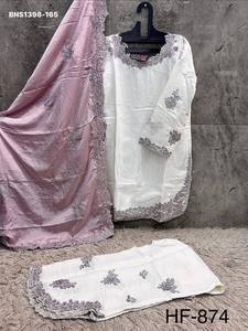 Hermoso traje de seda romana con bordado, listo para usar, blanco, de manga larga, con pantalón palazzo y dupatta a juego. Colección de exportación india. - Product Image 5