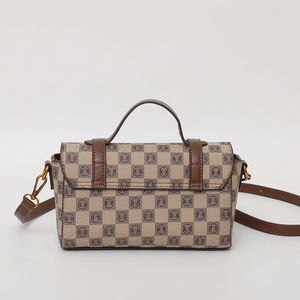 Sac bandoulière en PU à motif damier pour femme, sac à main à rabat avec large sangle pour les trajets quotidiens - Product Image 1