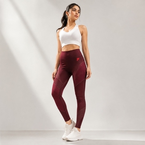 Leggings de sport pour femmes conçus avec des matériaux qui régulent l'humidité, une construction flexible et un confort fiable pour les entraînements. - Product Image 4