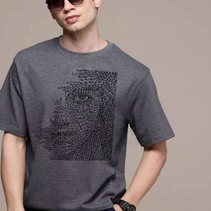 Service professionnel qui maximise l'attrait visuel des t-shirts personnalisés en coton 100% pour hommes, à manches courtes, écologiques et infroissables - Product Image 4