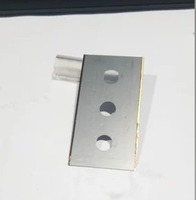 Lame à 3 trous en nitrure de titane 43x22x0.10mm résistante à l'usure pour outils de découpe de ruban adhésif et de film BOPP