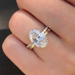 Ensemble de mariage en or massif 14 carats avec bague de fiançailles solitaire ovale en diamant de 3,50 carats de taille ovale cultivé en laboratoire et alliance assortie en or massif 14 carats, bijoux fins - Product Image 5