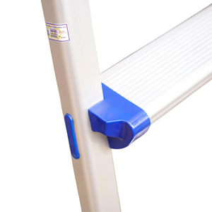 Échelle pliante à 3 marches en alliage d'aluminium, portable, légère, pour usage domestique, couleur blanc-bleu, capacité de charge de 150 kg - Product Image 3