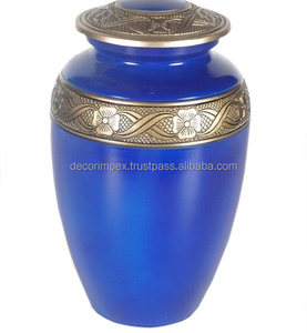 Urne funéraire moderne en laiton à vente rapide, design exclusif avec colibri, finition bleu nuit, métal écologique - Product Image 6