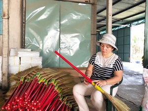 Escoba Suave Vietnamita Hecha de Hierba para Limpiar el Hogar/Choi Dot Vietnam/Escoba de Hierba a Precio Económico, Planta Natural de Vietnam - Product Image 5