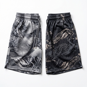 Pantalones cortos de malla con gráfico de camuflaje y efecto de ondas de agua personalizados para hombre, pantalones cortos deportivos de baloncesto con sublimación para entrenamiento - Product Image 5