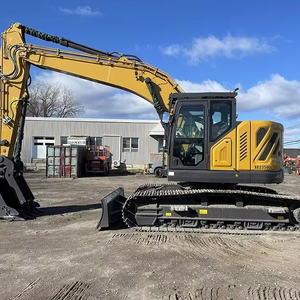 Excavadora de cadenas usada profesional de 3 toneladas, color amarillo, con controles hidráulicos de precisión y cabina de seguridad cerrada para trabajos en obra. - Product Image 1