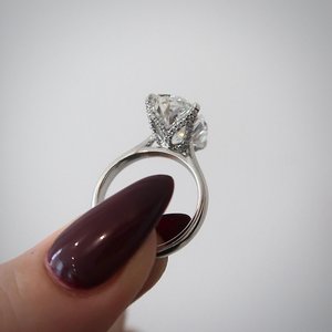 Bague de fiançailles solitaire ovale en diamant de laboratoire de 8 carats – Bague en diamant de laboratoire de grande taille certifiée IGI - Product Image 4