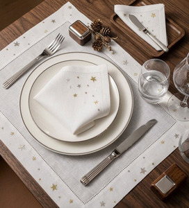Sets de Nappes et Sets de Serviettes Personnalisés de Luxe Brodés Or et Argent, en Lin Lavable et Réutilisable pour la Maison et les Mariages - Product Image 4