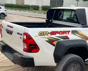 Camioneta Toyota Hilux GR Sport Doble Cabina 2023 Usada en Excelentes Condiciones con Bajo Kilometraje - Product Image 4
