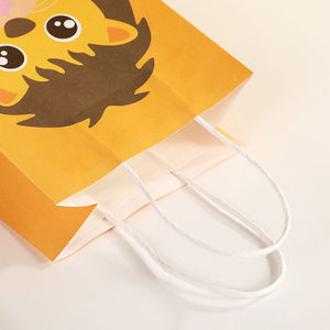 Bolsas de Compras de Papel Kraft Marrón Negro Ecológicas de Lujo, con Logotipo Personalizado, Laminación, Cinta Decorativa Resistente para Uso en Supermercados - Product Image 2