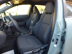 Toyota Corolla Cross 2.0L VVTi HEV Facelift TeamP SUV Hybride Économe en Carburant Voiture Familiale Moderne - Product Image 4