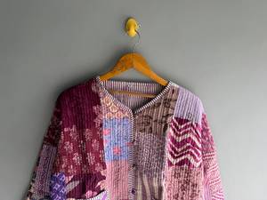 Chaqueta Acolchada de Algodón con Parches para Mujer, Cuello en V, Manga Larga, Largo Regular, Ropa de Abrigo de Otoño, Bolsillos con Parches, Cierre de un Solo Botón - Product Image 3