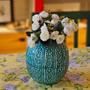 Black Textured Floor aluminium <b>Vase</b> With <b>Red</b> Maple Leaves Arrangement - Product Image 5