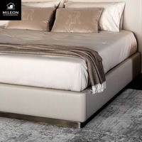 Vente en gros d'usine des derniers lits de luxe de style italien pour hôtels et villas, avec matelas en tissu givré et taille extra-large