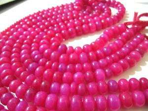 ลูกปัดแคลเซโดนีสีชมพูร้อนธรรมชาติ รูปทรงรอนเดลล์ เรียบเนียน ขนาด 9-10 มม. ความยาวเส้นละ 8 นิ้ว - Product Image 3
