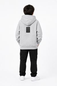 Sweat-shirt à capuche gris premium pour garçons, sweat-shirt décontracté pour enfants, sweat-shirt à capuche en coton mélangé doux, poche kangourou sur le devant, manches longues - Product Image 3