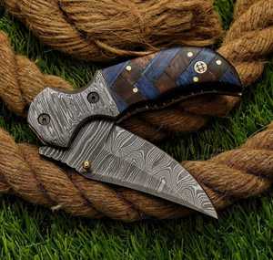 Cuchillo Plegable de Damasco Forjado a Mano Personalizado con Mosaico y Mango de Madera Exótica - Bolster de Damasco: Arte Exquisito - Product Image 3