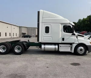 รถบรรทุกมือสองสภาพดีเยี่ยม Freightliner Cascadia 125 Sleeper ปี 2018 - ห้องนอนแบบ Integral ขนาด 71 นิ้ว 475 แรงม้า เกียร์ธรรมดา 10 สปีด จัดส่งทั่วโลก - Product Image 2