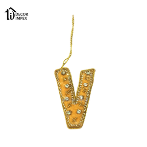 Porte-clés brodés de perles et accessoires de sac en perles de rocaille, breloques de sac brodées de perles de rocaille faites à la main avec motifs festifs - Product Image 3